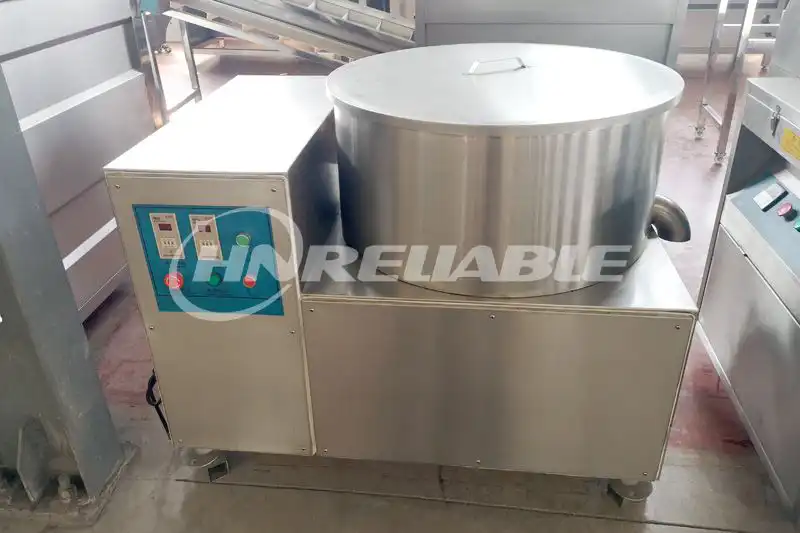 Centrifugal deoiling machine