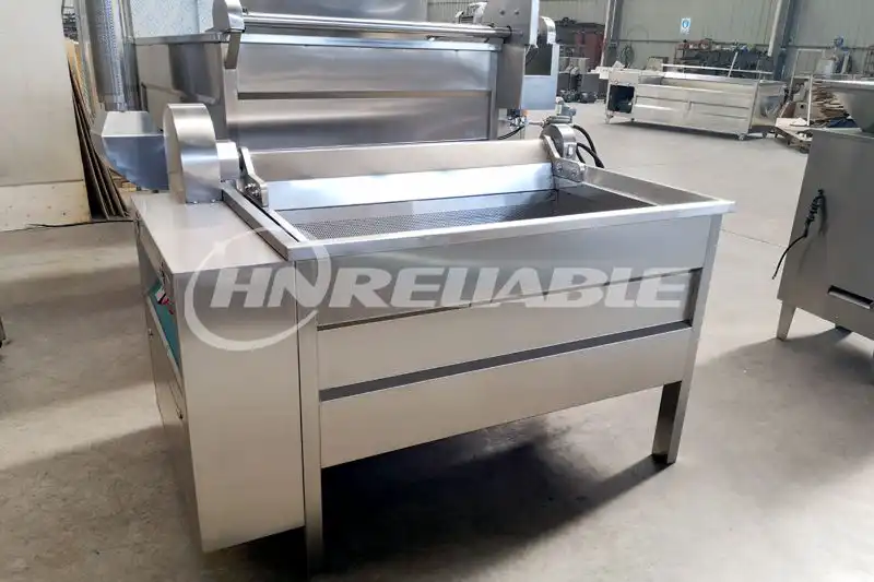 Automatic discharge blanching machine