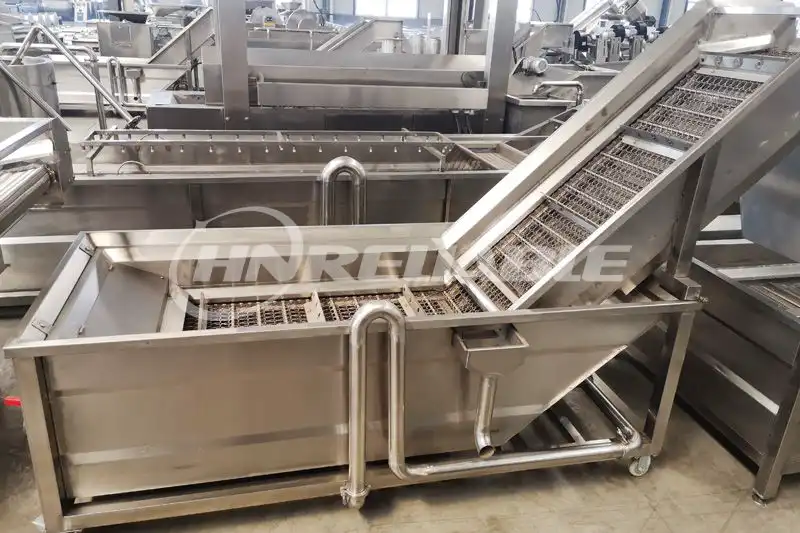 Banana chips cleaning machine