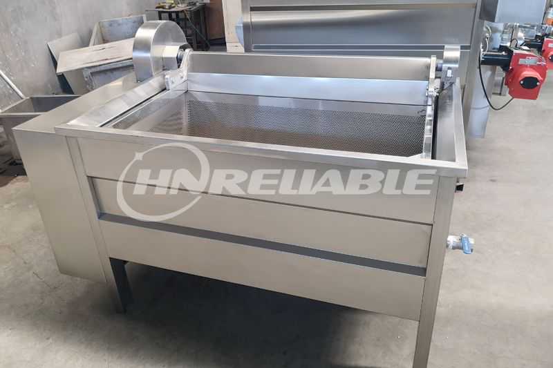 Automatic blanching machine
