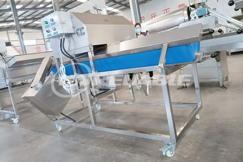Vegetable halving machine