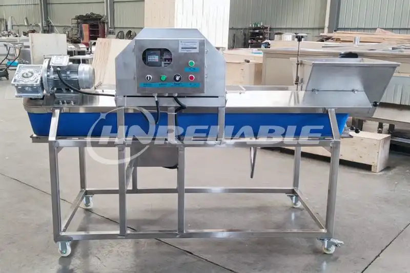 Vegetable halving machine