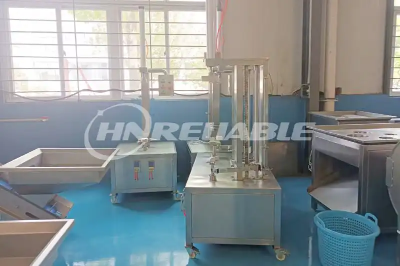 Rotary peeler machine