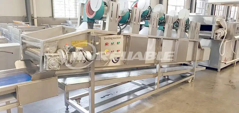 Banana chips degreasing machine